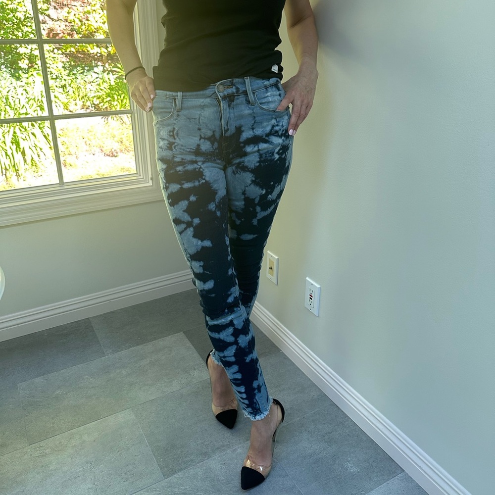 Frame jeans in like new condition